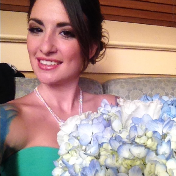 ✨💜Posh Ambassador💜✨ Hi I’m Tina! 👋🏼 - Picture 3 of 3